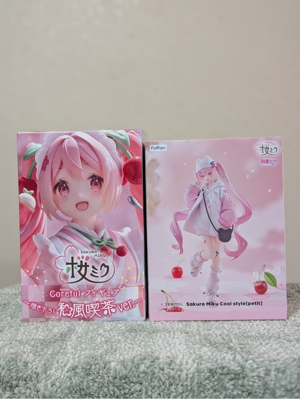 Sakura Miku bundle (2 figures)